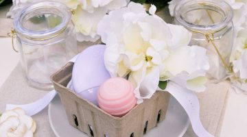 Mother's Day Gift Ideas + Pretty Floral Party Tablescape via Misty Nelson @frostedevents frostedmoms.com