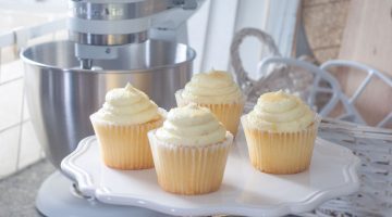 KitchenAid Mixer -- KitchenAid Artisan Mini Mixer review -- Making cupcakes with the smaller, lightweight Mini Mixer -- top best buy appliances list via Misty Nelson, frostedMOMS blogger and influencer