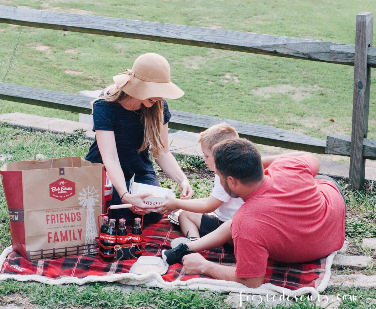 Picnic Foods - Picnic Recipes - How to Plan the Perfect Picnic via Misty Nelson mom blogger @frostedevents frostedblog.com 