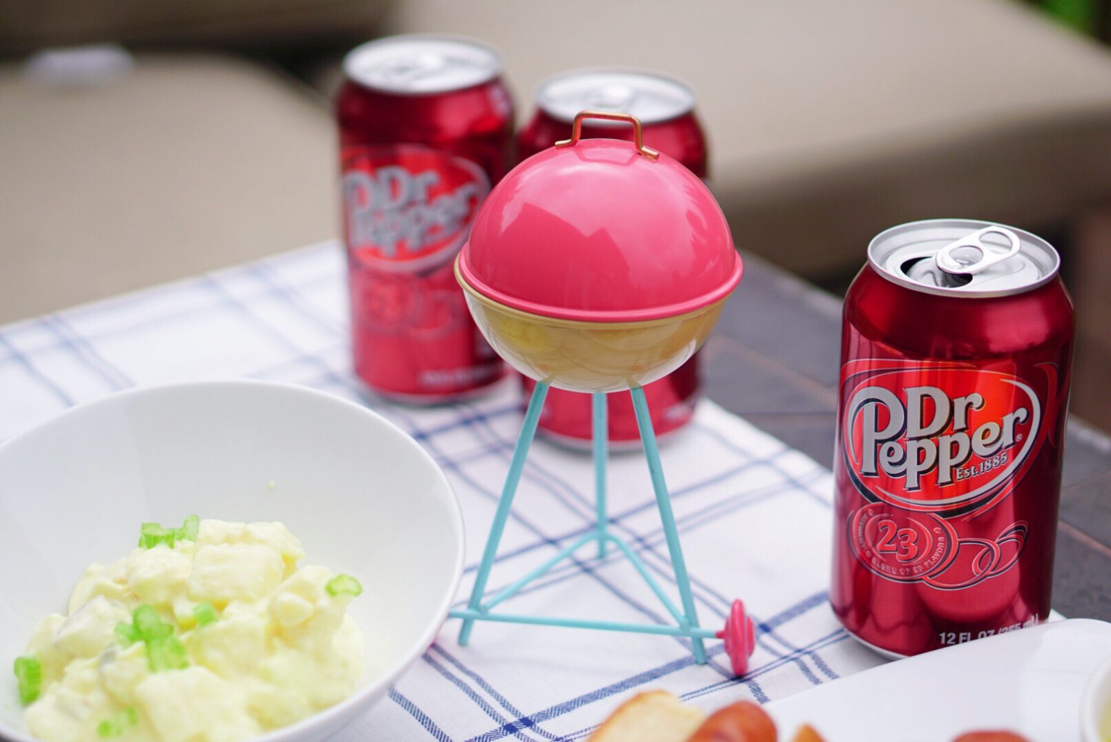 Backyard BBQ Party Ideas -Summertime bash with Dr Pepper - frostedevents.com