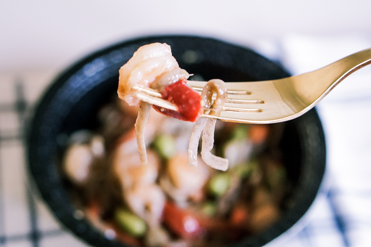 Easy Lunch Bowls - Gorton's Shrimp Bowls - Seafood Meal Ideas via Misty Nelson, food blogger frostedevents.com parenting blog