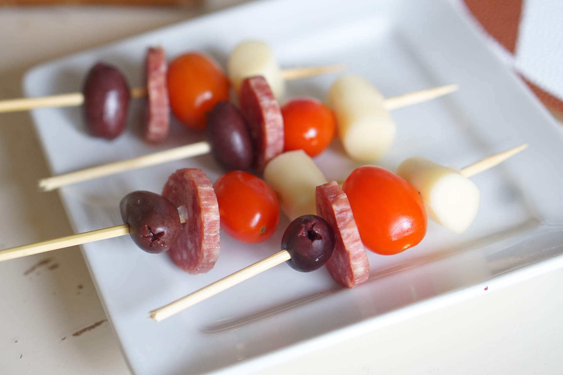 Party Snack Food in Fifteen Minutes - Game Day Grub and Football Party Ideas via Frosted Blog 