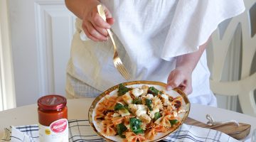 Sun-dried Tomato & Spinach Pasta with Mozzarella Recipe - Pasta Dishes and Dinner Ideas