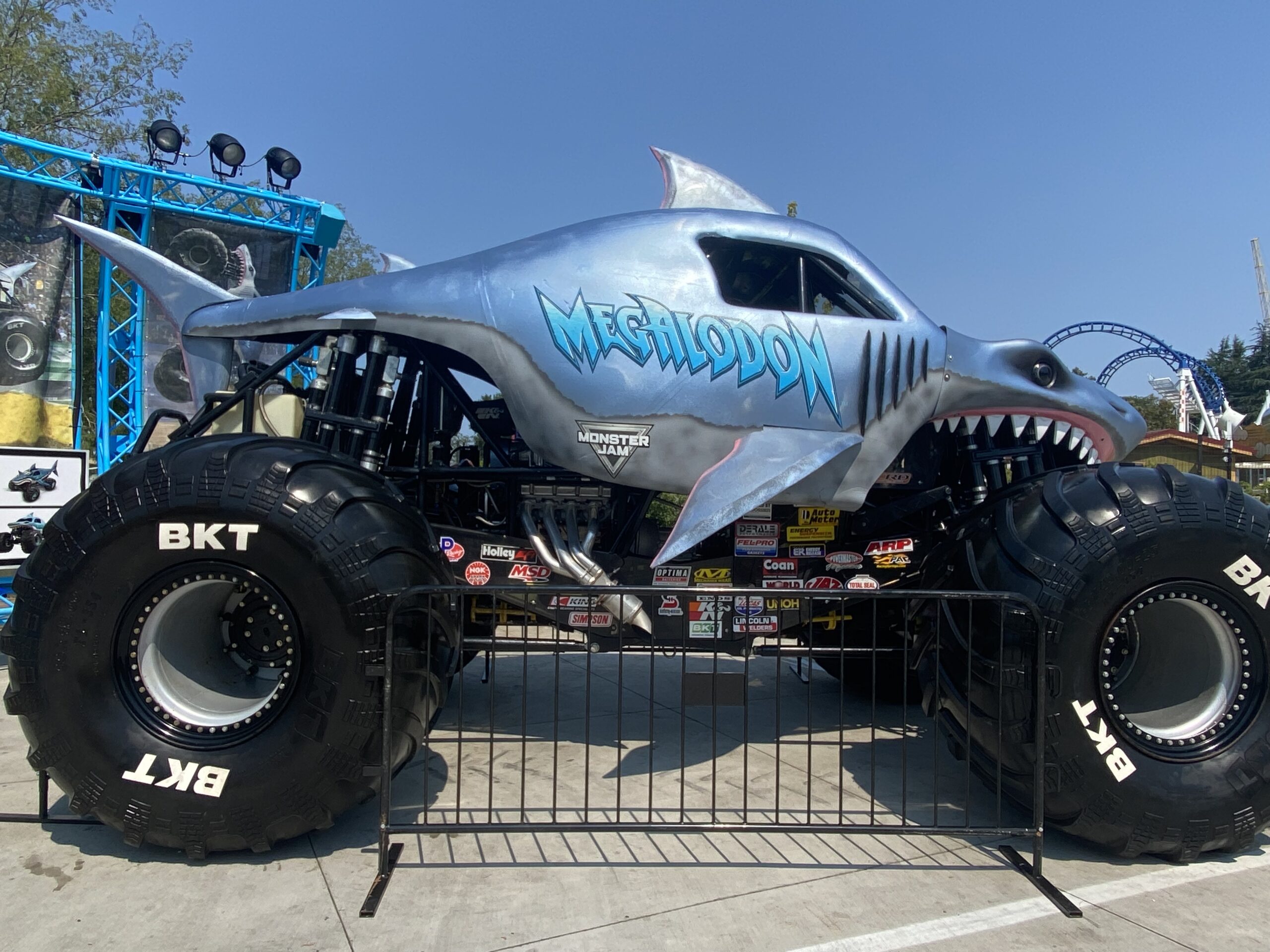 Monster Jam Thunder Alley - Megalodon truck
