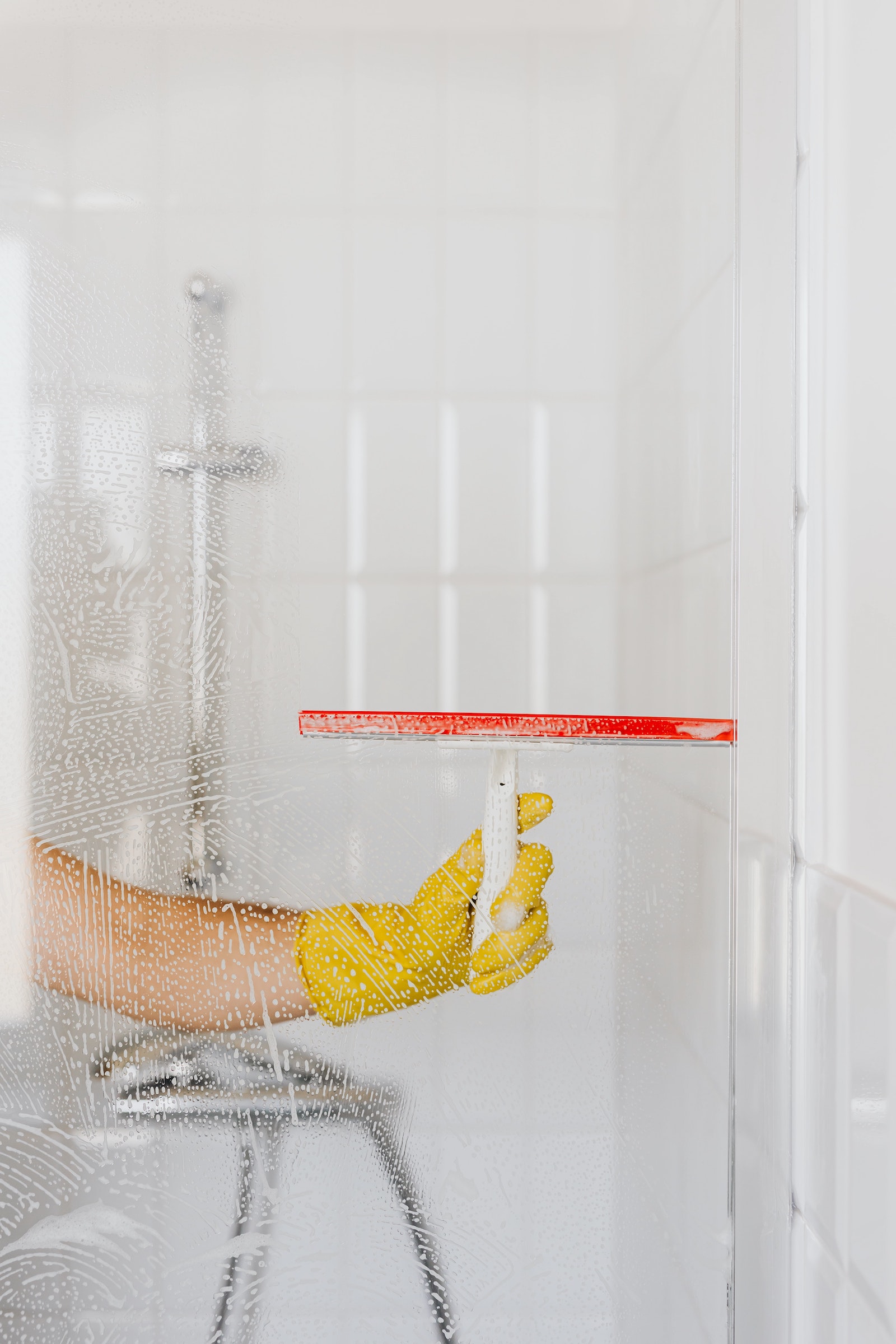 How to Clean Glass Shower Doors