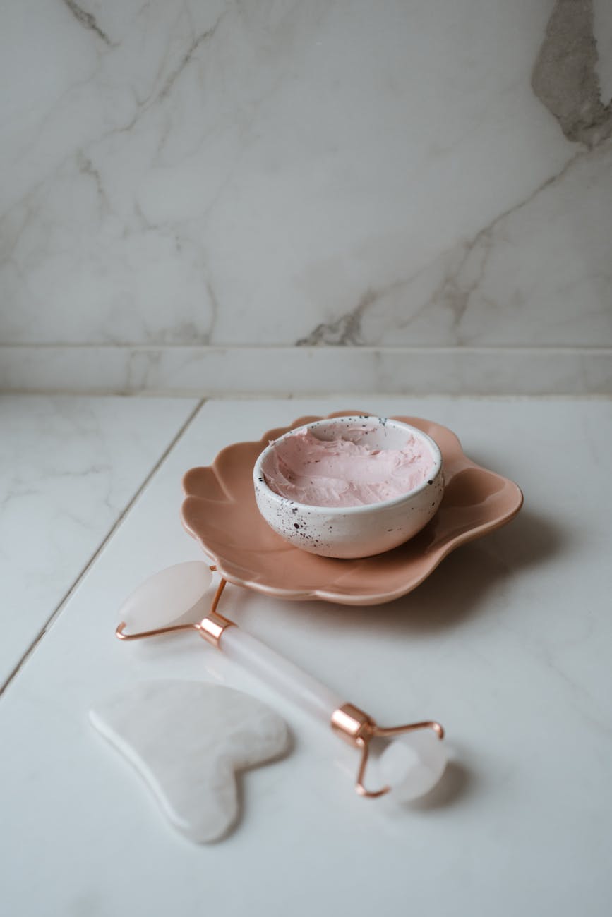 How to Use Gua Sha Tools For Glowing Skin
