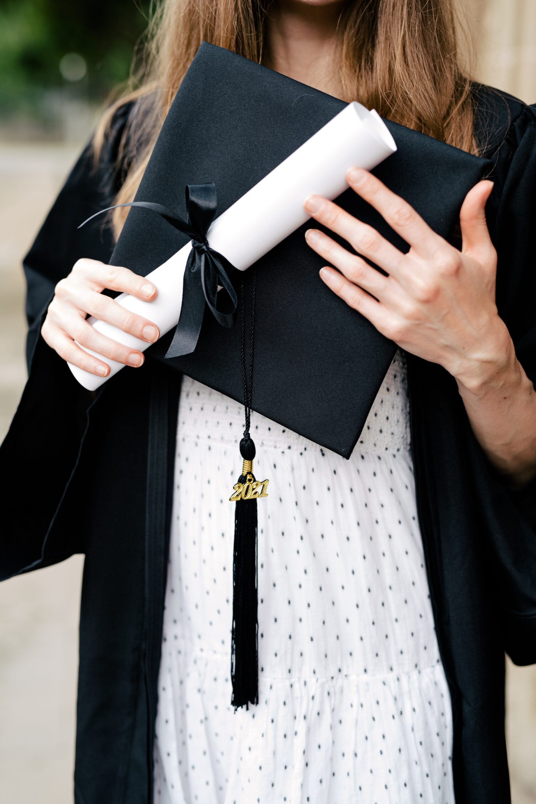 Graduation Invitation Wording: Every Example You Need for the Perfect Party Invite